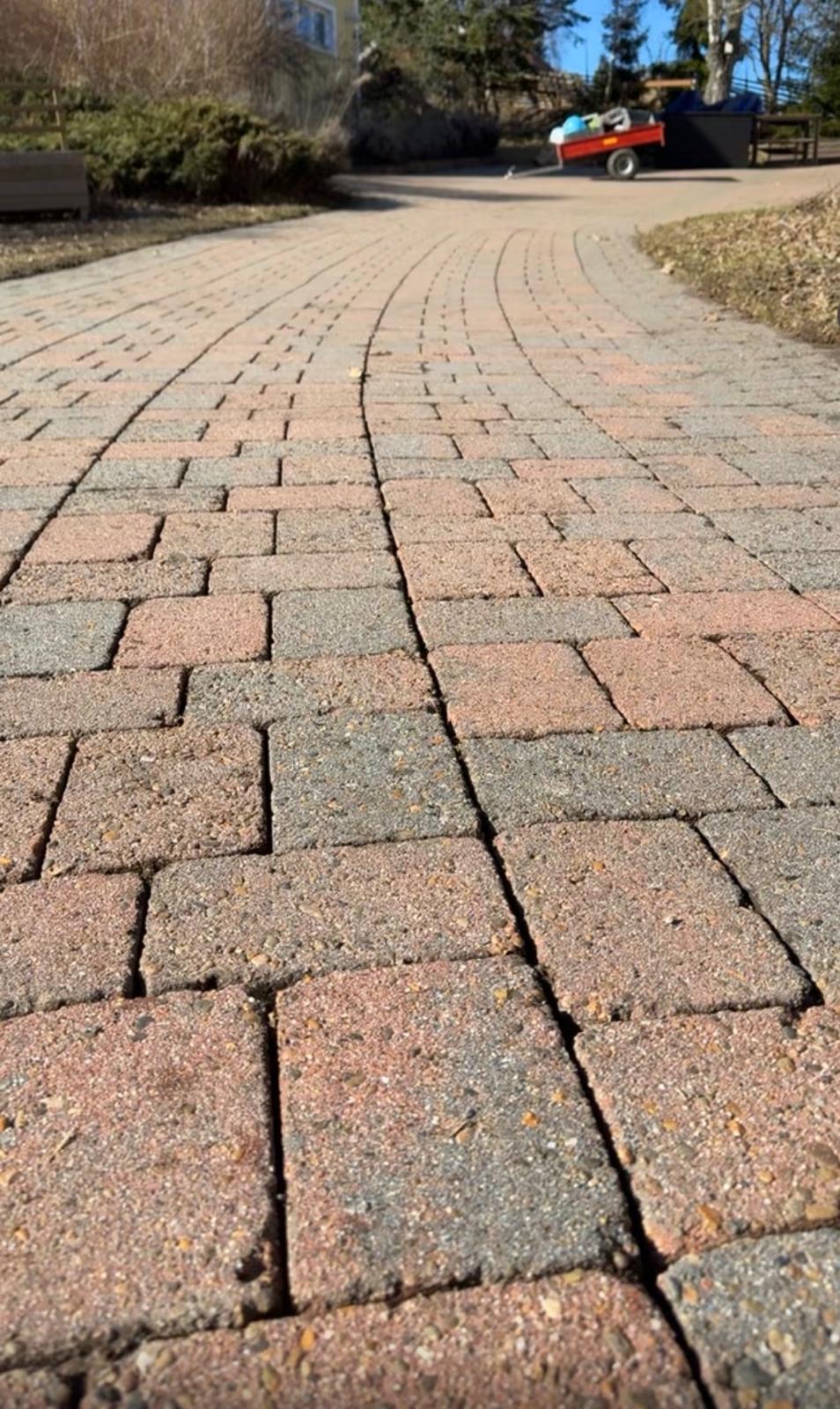 Efterbild tvätt av stenplattor