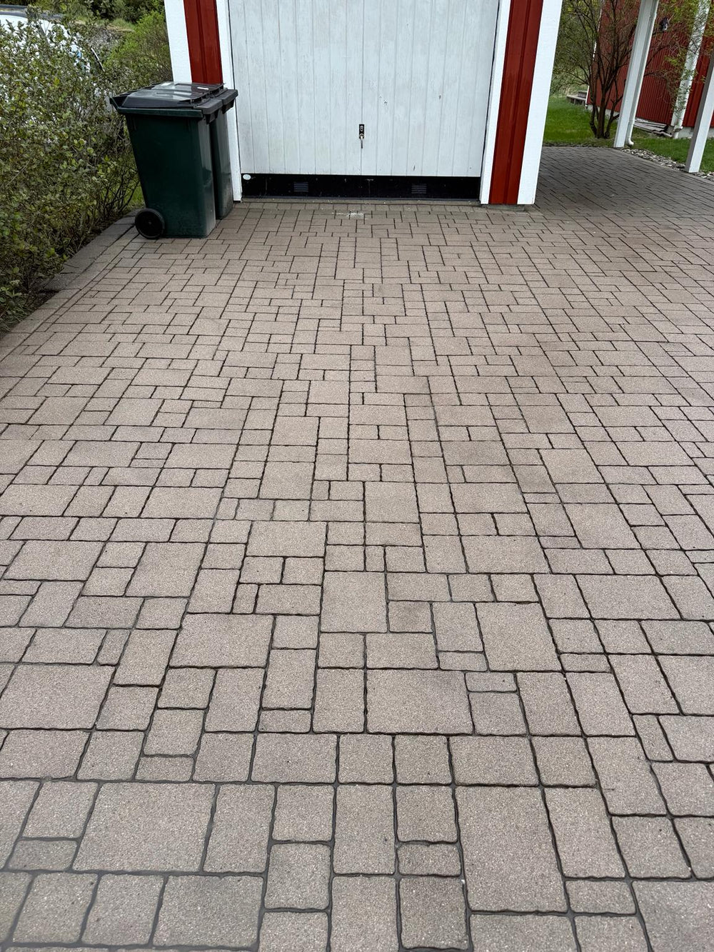 Rena stenplattor efter stentvätt i Danderyd
