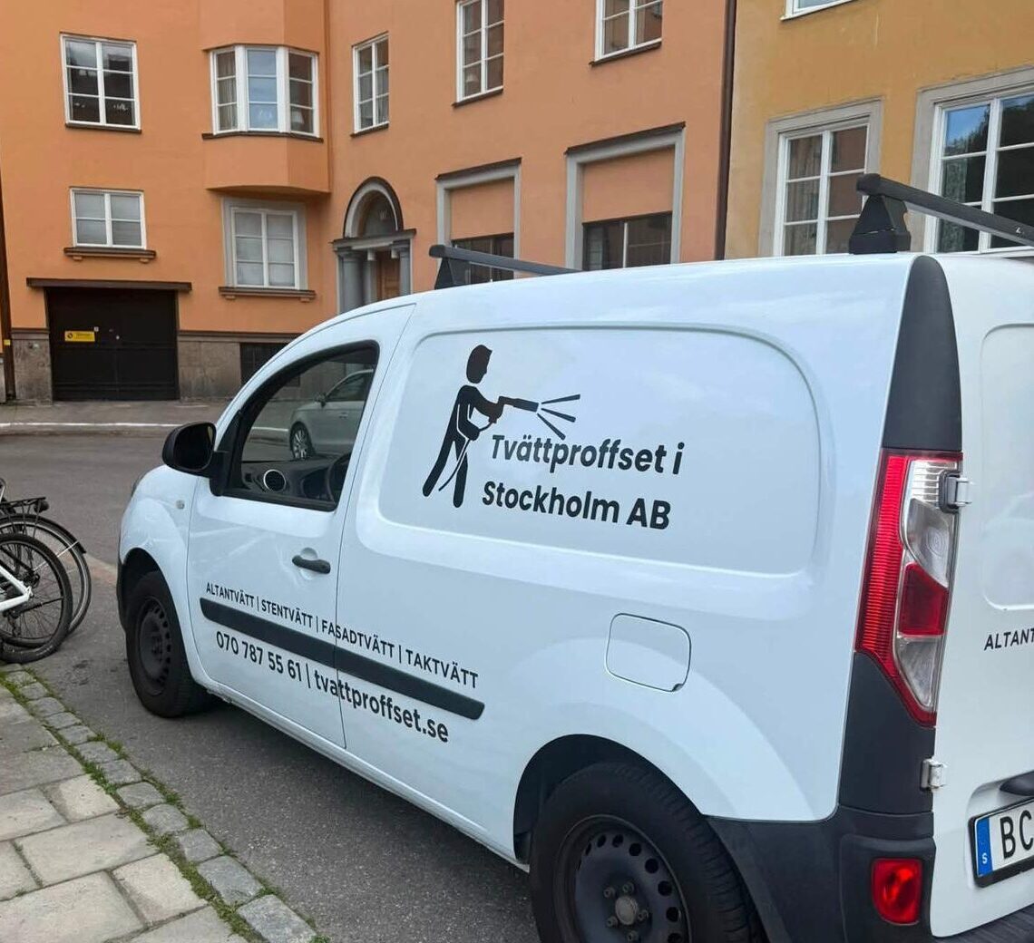 Alexander från Tvättproffset under ett utfört arbete i Stockholm